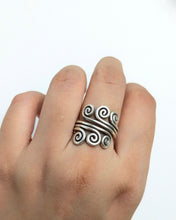 Swirly ring