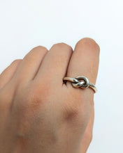 Knot silver ring