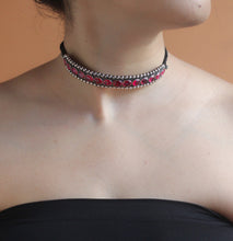 RED STONE CHOKER WITH OVAL STONES