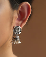 Chitai jhumka with pearl dangling