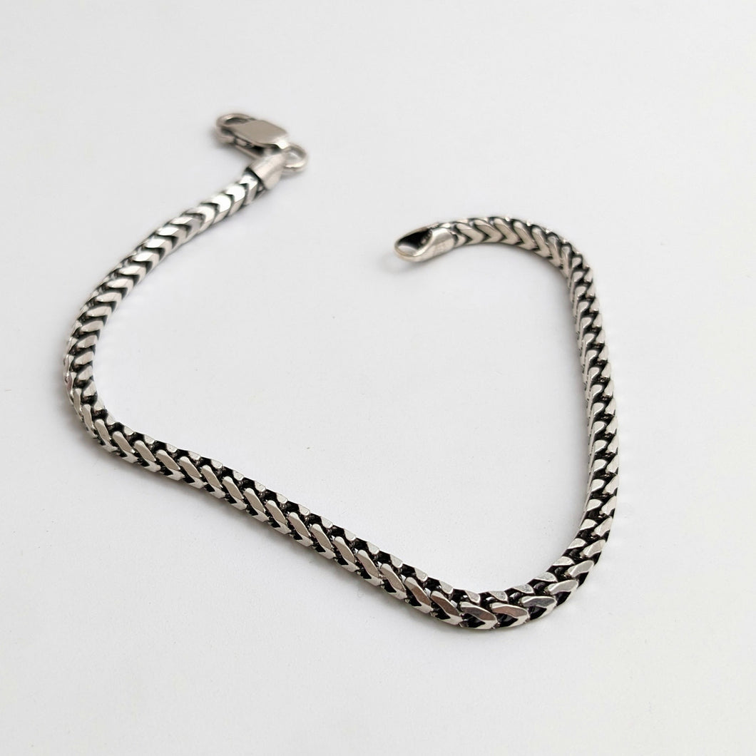 Unisex silver bracelet