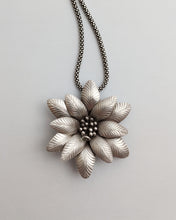Flower pendant and chain