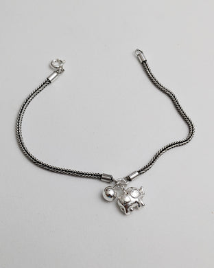 Elephant charm bracelet