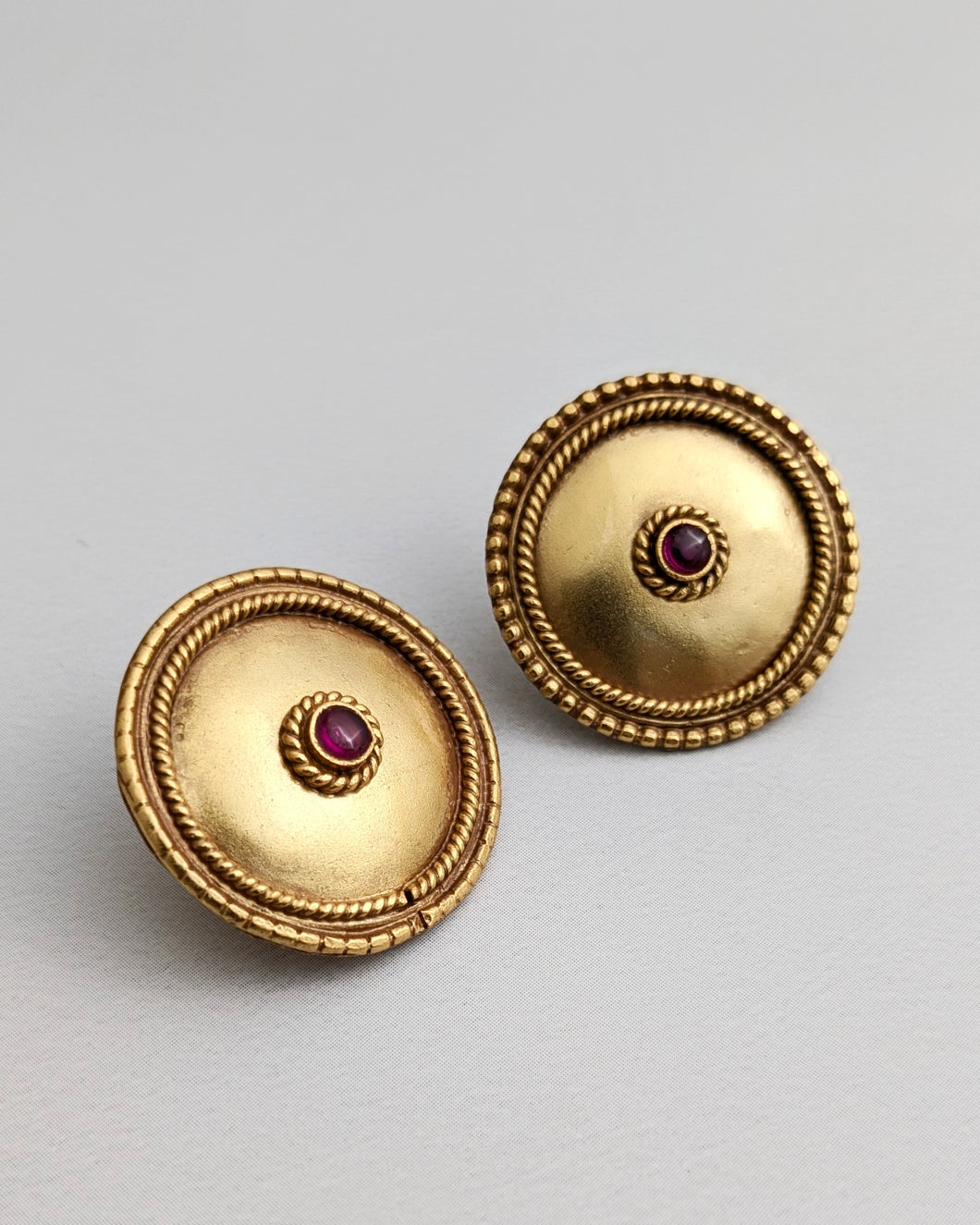 Temple stud with pink stone and fine rawa