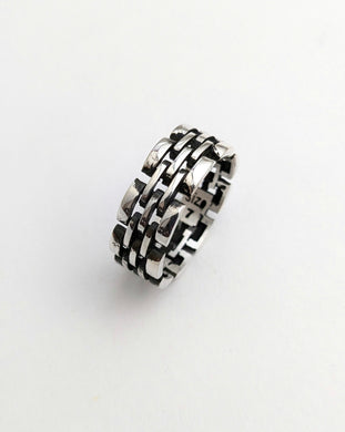 Geometric wall ring