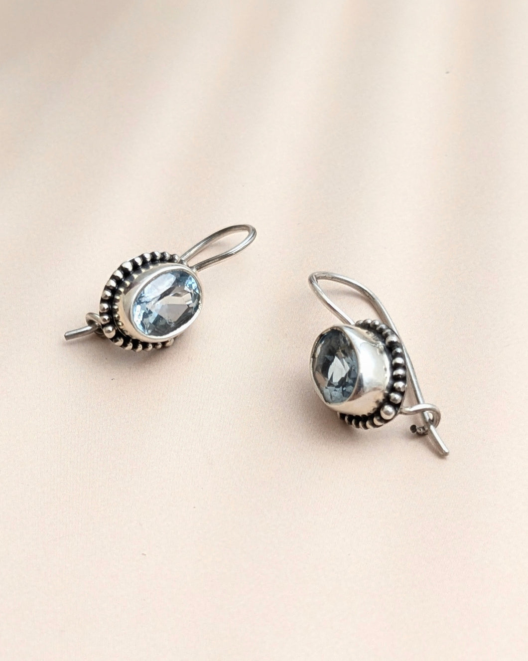 Blue topaz fine rawa
