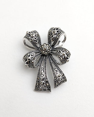 Bow  shape broach cum pendant