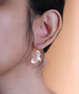 Rose gold and pearl floral earrings