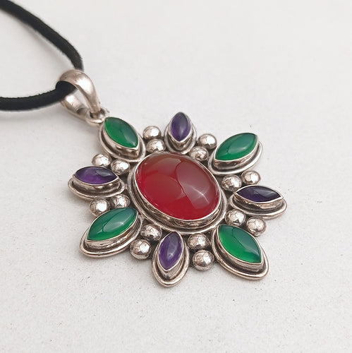 Greeen onyx silver pendant