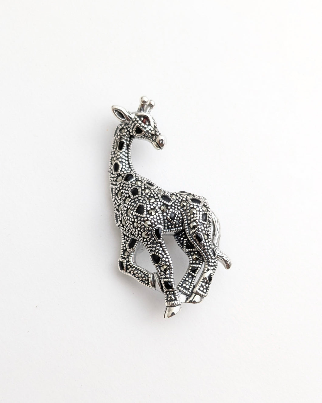 Giraffe broach cum pendant