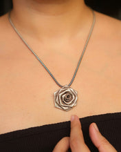 Flower pendant and chain