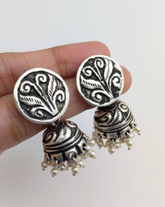 Chitai jhumka with pearl dangling