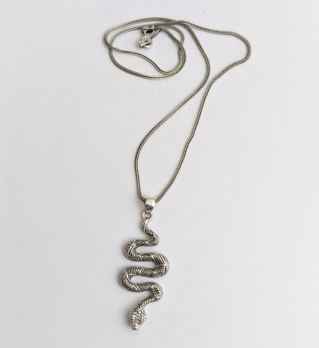 Snake pendant with chain