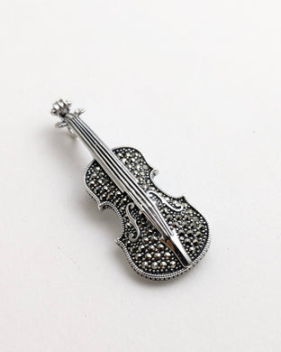 Guitar shape broach cum pendant