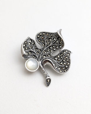 Leaf broach cum pendant