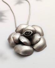 Flower pendant and chain