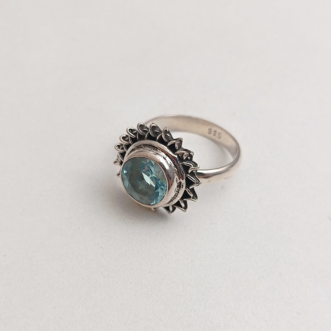 Sun ring with blue topaz