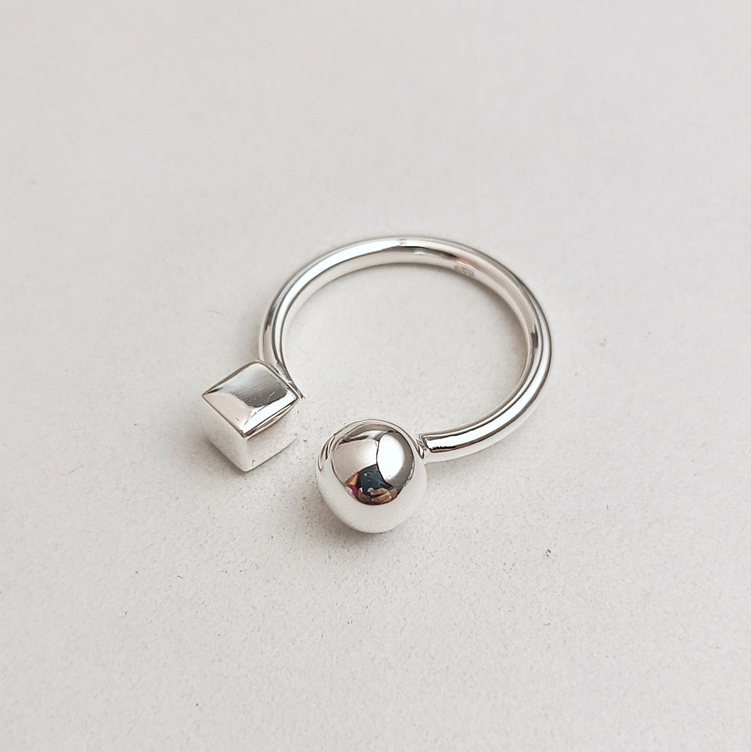Ball and square ring