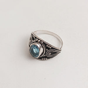 Fine rawa ring with blue topaz