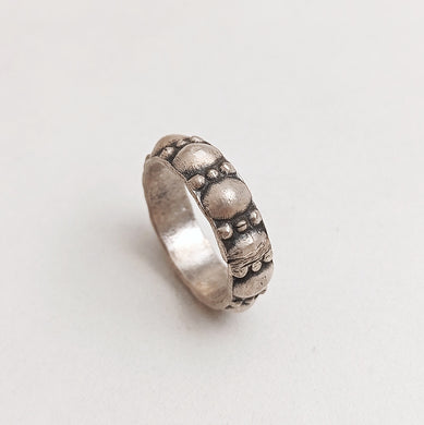 Ethnic band ring