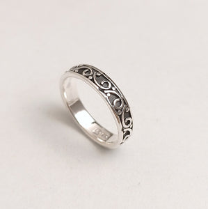 Fine silver ring