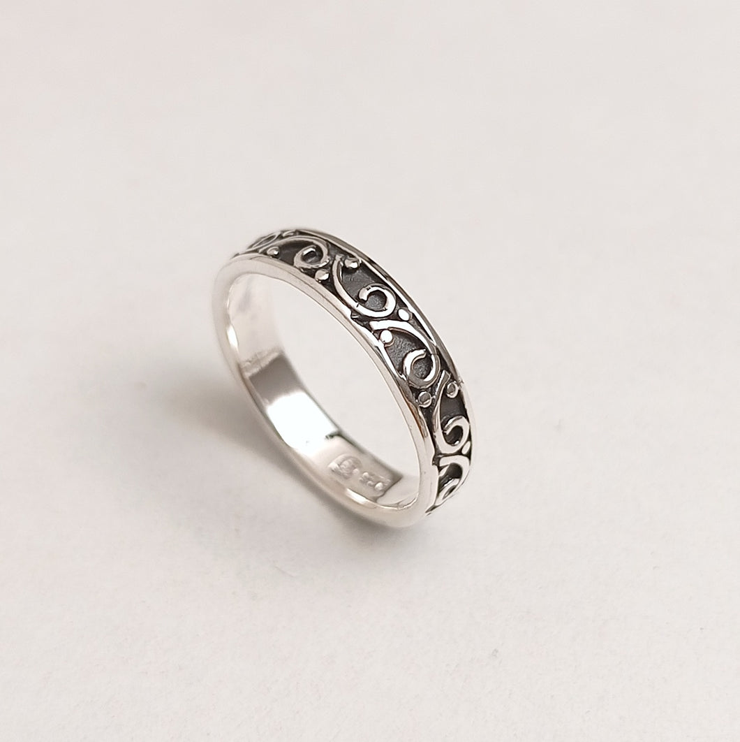 Fine silver ring