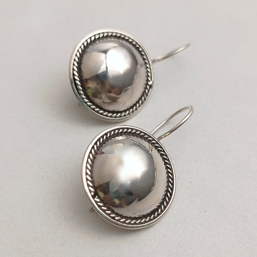 Convex silver earrings