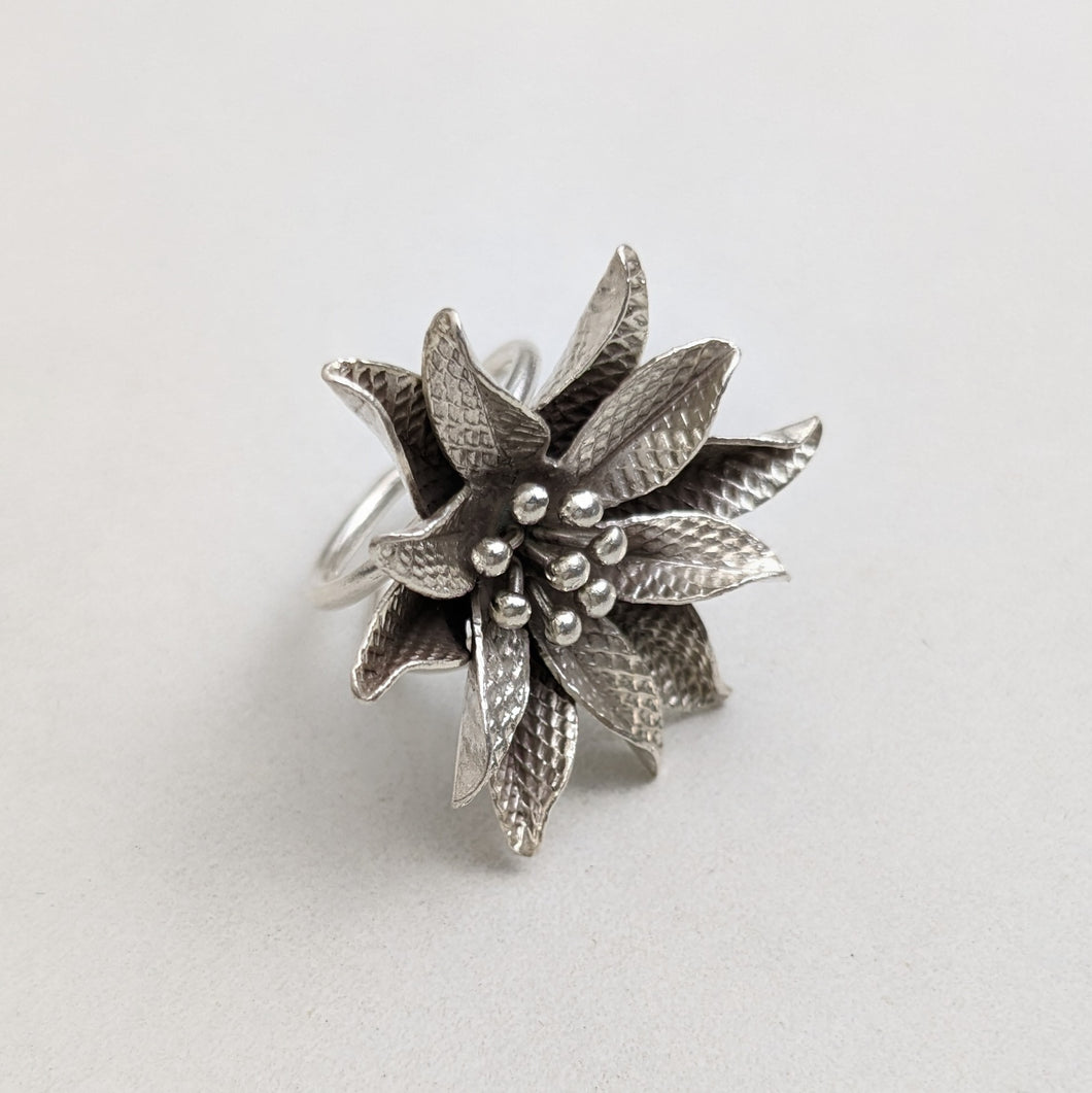 Flower ring