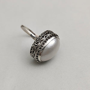 Silver pearl ring