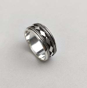 Fine silver band ring