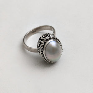 Grey Pearl Ring