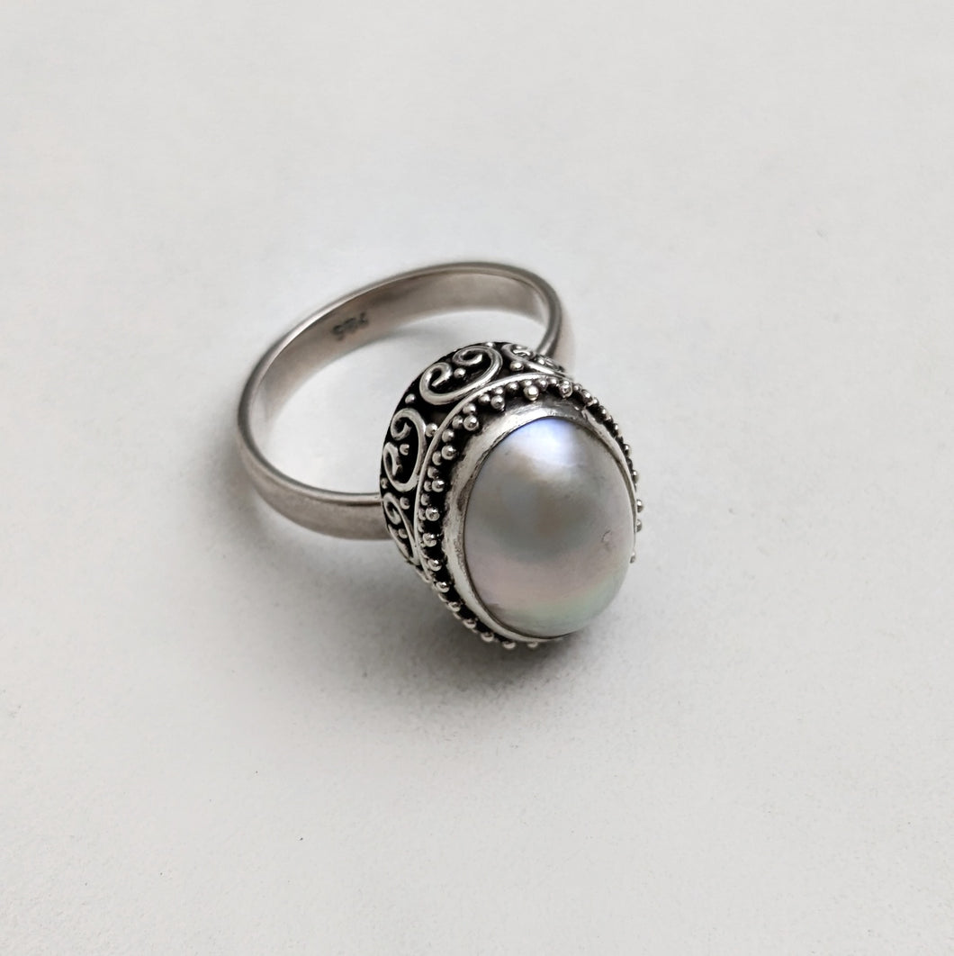 Grey Pearl Ring