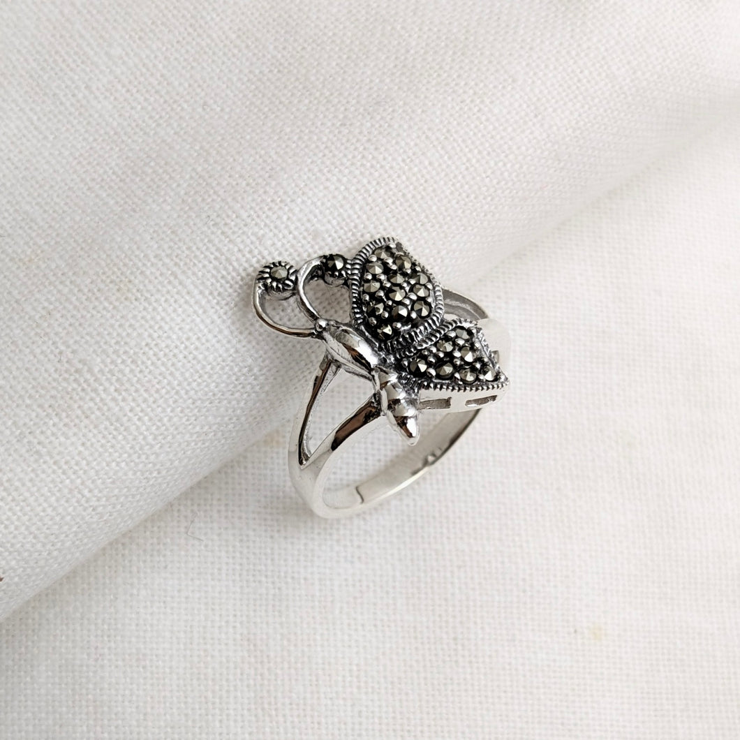 Butterfly ring