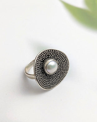 Fine pearl ring