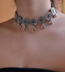 Silver disc choker