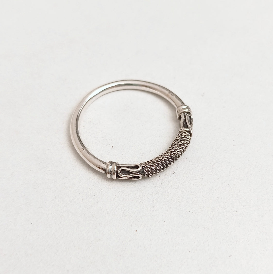 Fine band ring