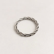 Fine wire ring