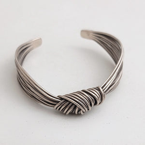 Knot cuff