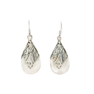 Silver earrings with mother of pearl