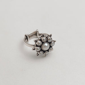 Round silver and pearl ring