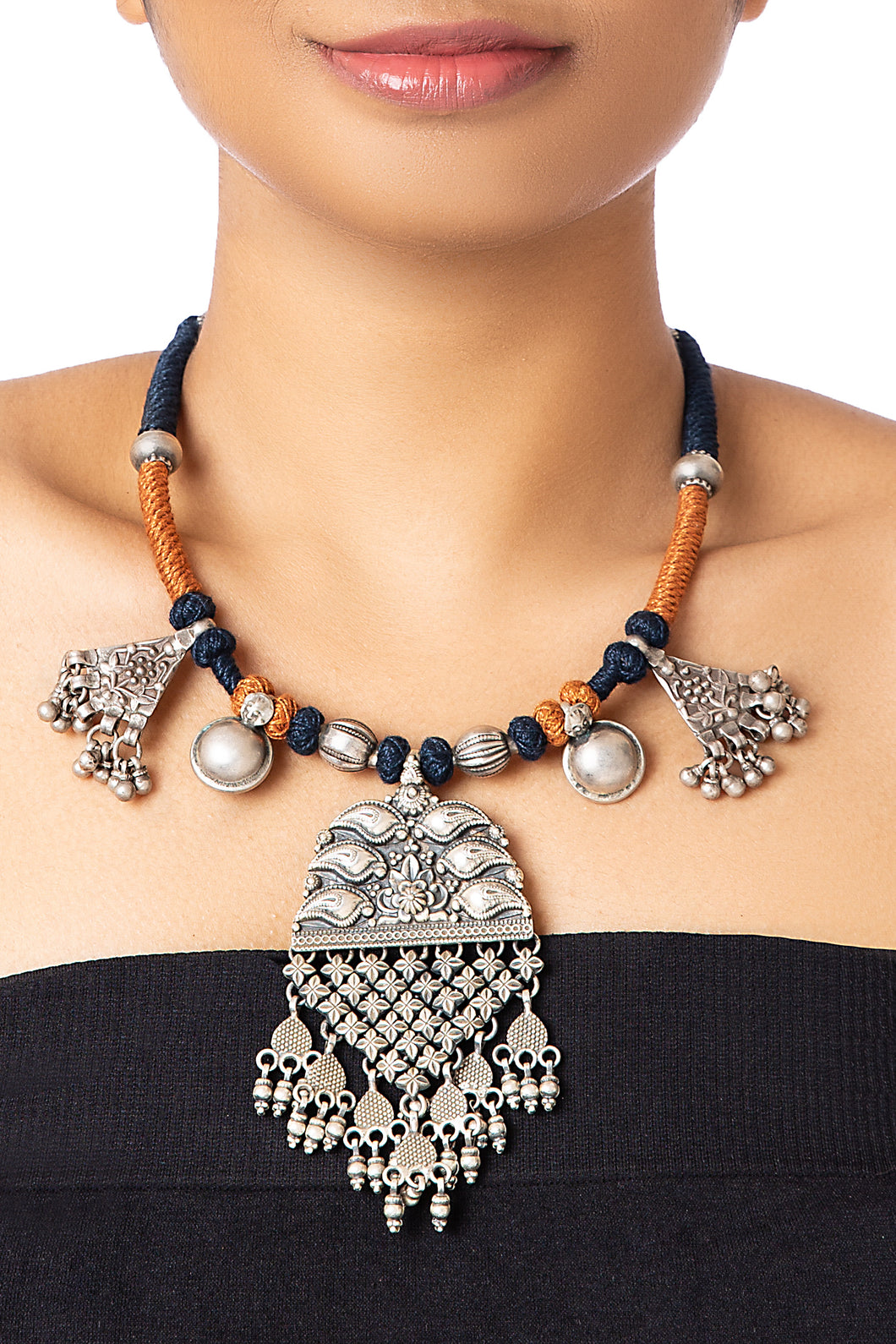 SILVER PENDANT  THREADED NECKLACE