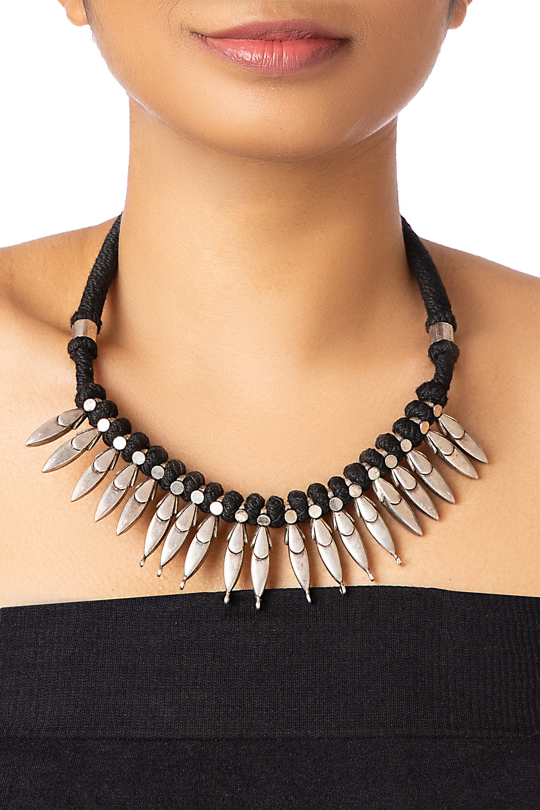 SILVER SPIKES THREADED NECKLACE