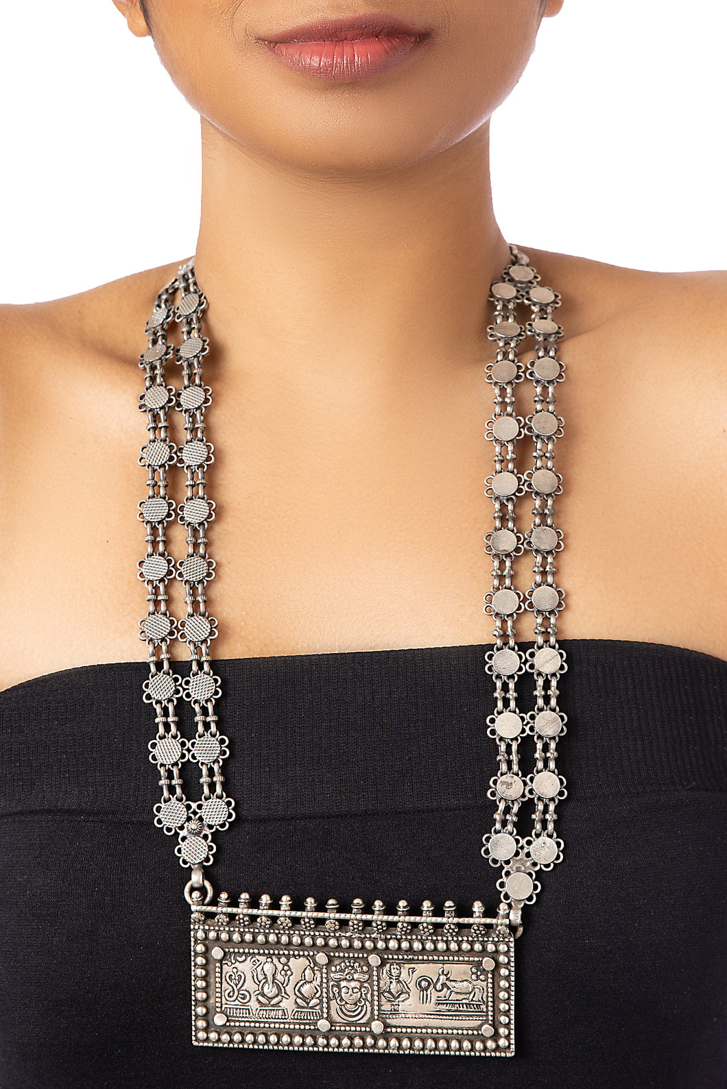 SILVER NECKLACE WITH RECTANGULAR PENDANT