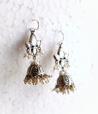 SILVER EARRINGS WITH KUNDAN