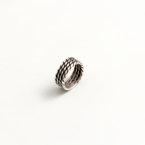 BRAIDED SILVER BAND RING