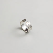 HAMMERED SILVER RING