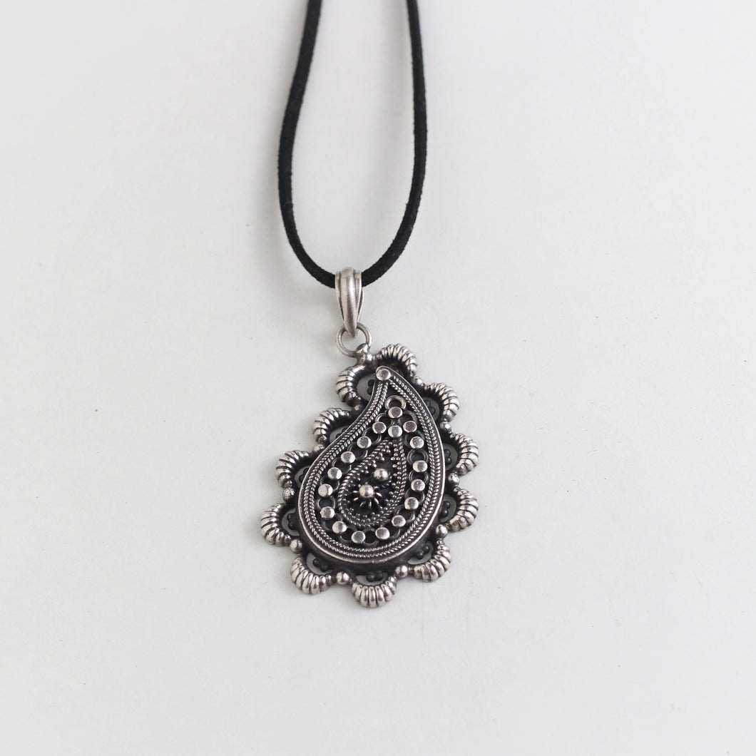 SILVER PAISLEY PENDANT