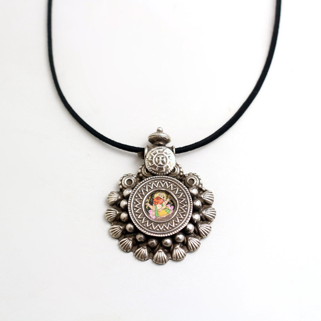ROUND GANESHA PENDANT