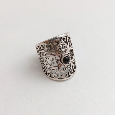 Silver black onyx filigree ring