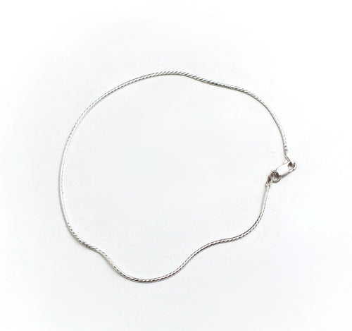 DELICATE SILVER ANKLET